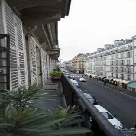 Veeve - Charming Bonaparte Apartment Paris
