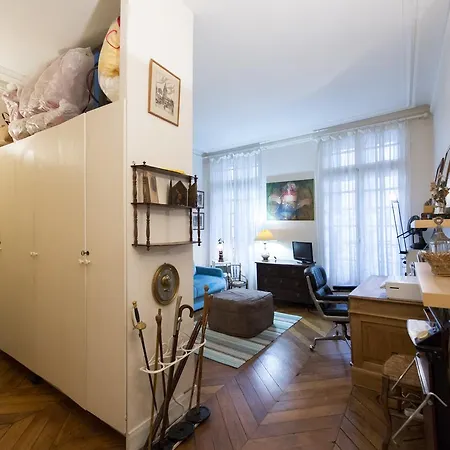 Apartment Veeve - Charming Bonaparte *