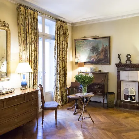 Apartment Veeve - Charming Bonaparte