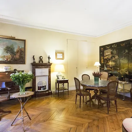 Apartment Veeve - Charming Bonaparte Paris